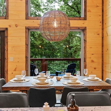 New Cozy Mountain Cabin Hot Tub Near Downtown Gatlinburg Bagian luar foto