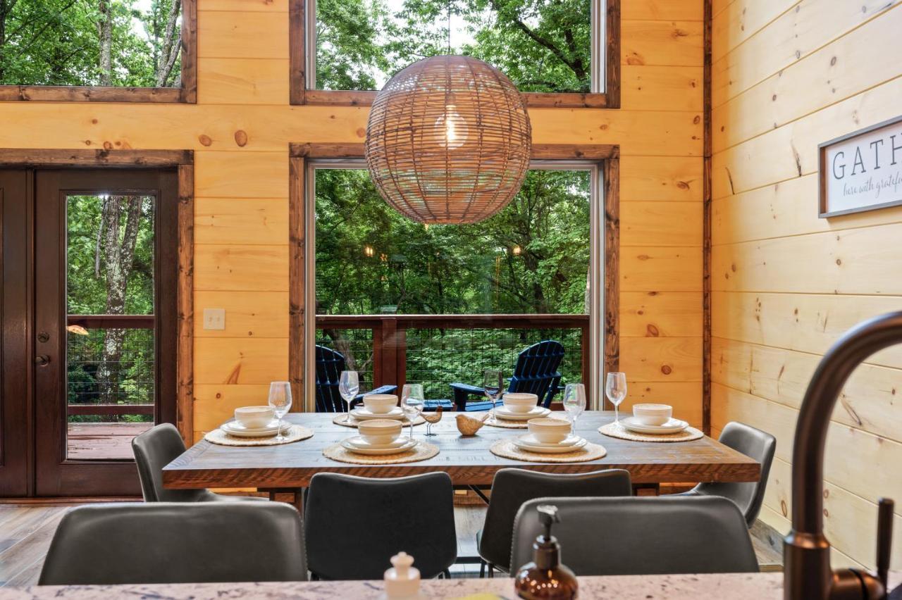 New Cozy Mountain Cabin Hot Tub Near Downtown Gatlinburg Bagian luar foto
