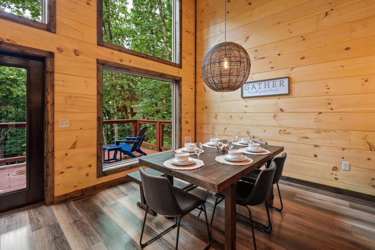 New Cozy Mountain Cabin Hot Tub Near Downtown Gatlinburg Bagian luar foto