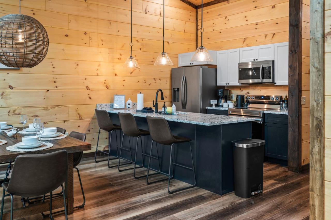 New Cozy Mountain Cabin Hot Tub Near Downtown Gatlinburg Bagian luar foto